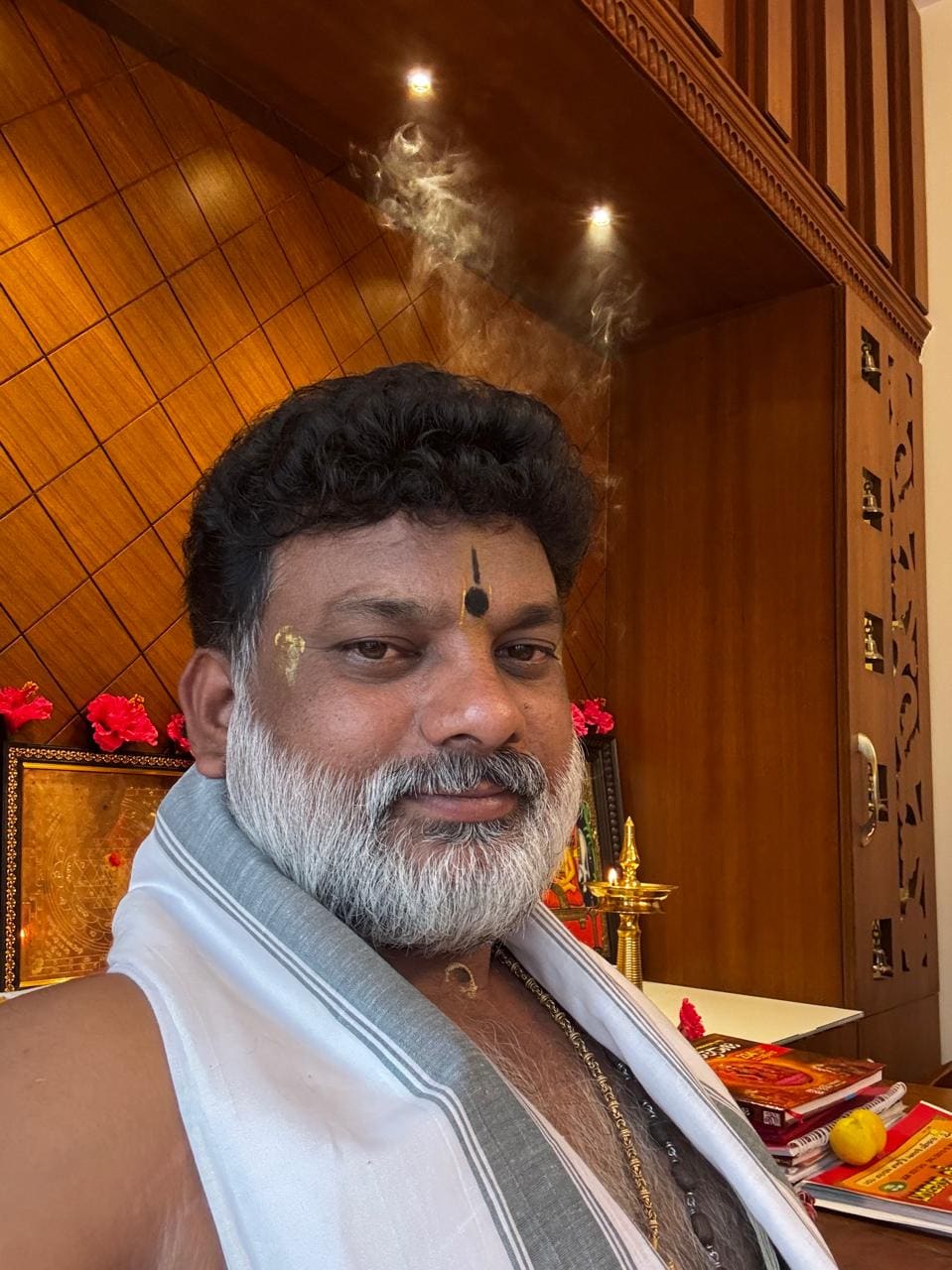 Best Astrologer in Bangalore — Pandit Sri Vishwanath Guruji